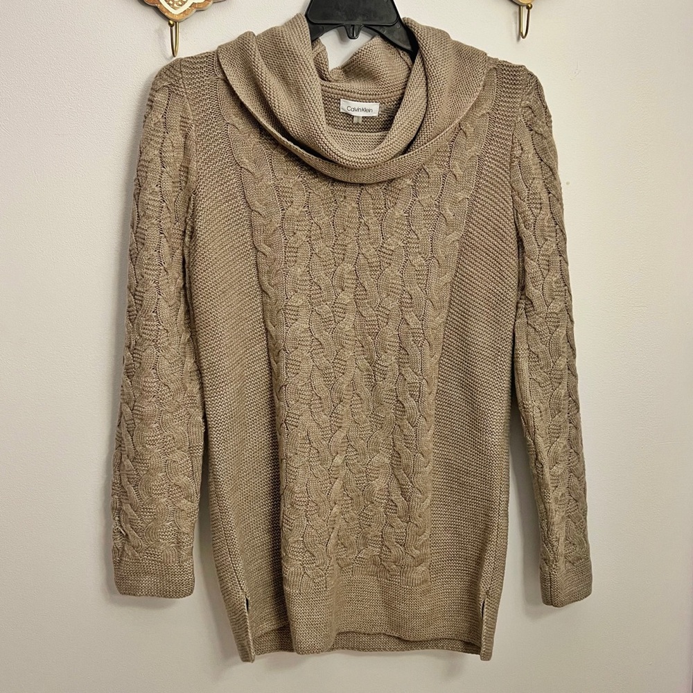 NWOT Calvin Klein cable knit sweater